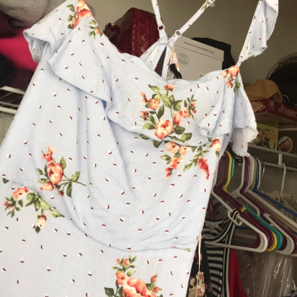 baby blue dress with flowers - Picture 2 of 3